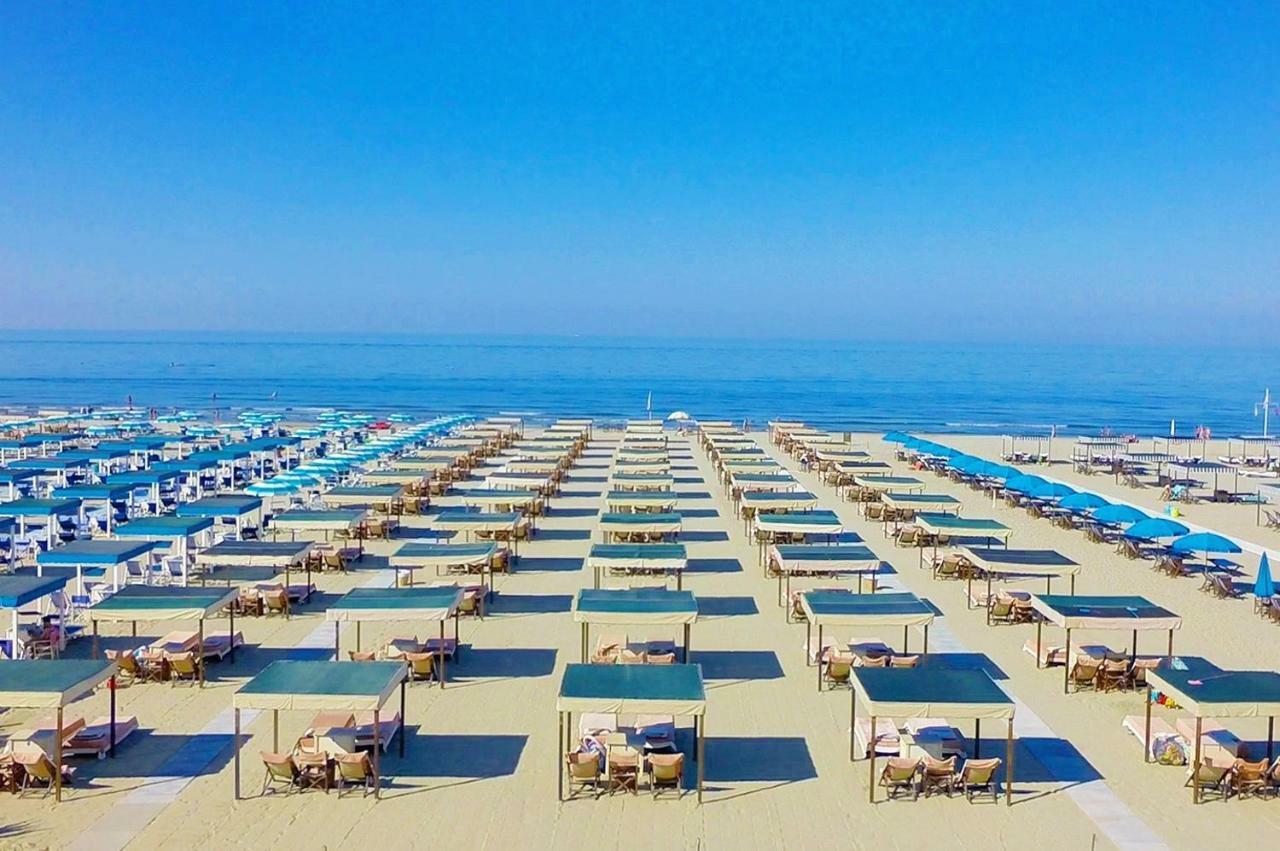 Soleado Beach House П'єтразанта Екстер'єр фото